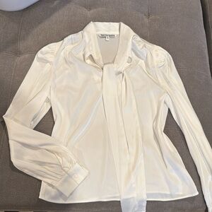 White top with tie. Size S.